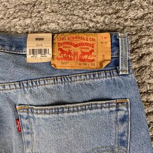 Levis 501 Original Jeans Men 34x32 Blue Denim Light Wash Button Fly Distressed